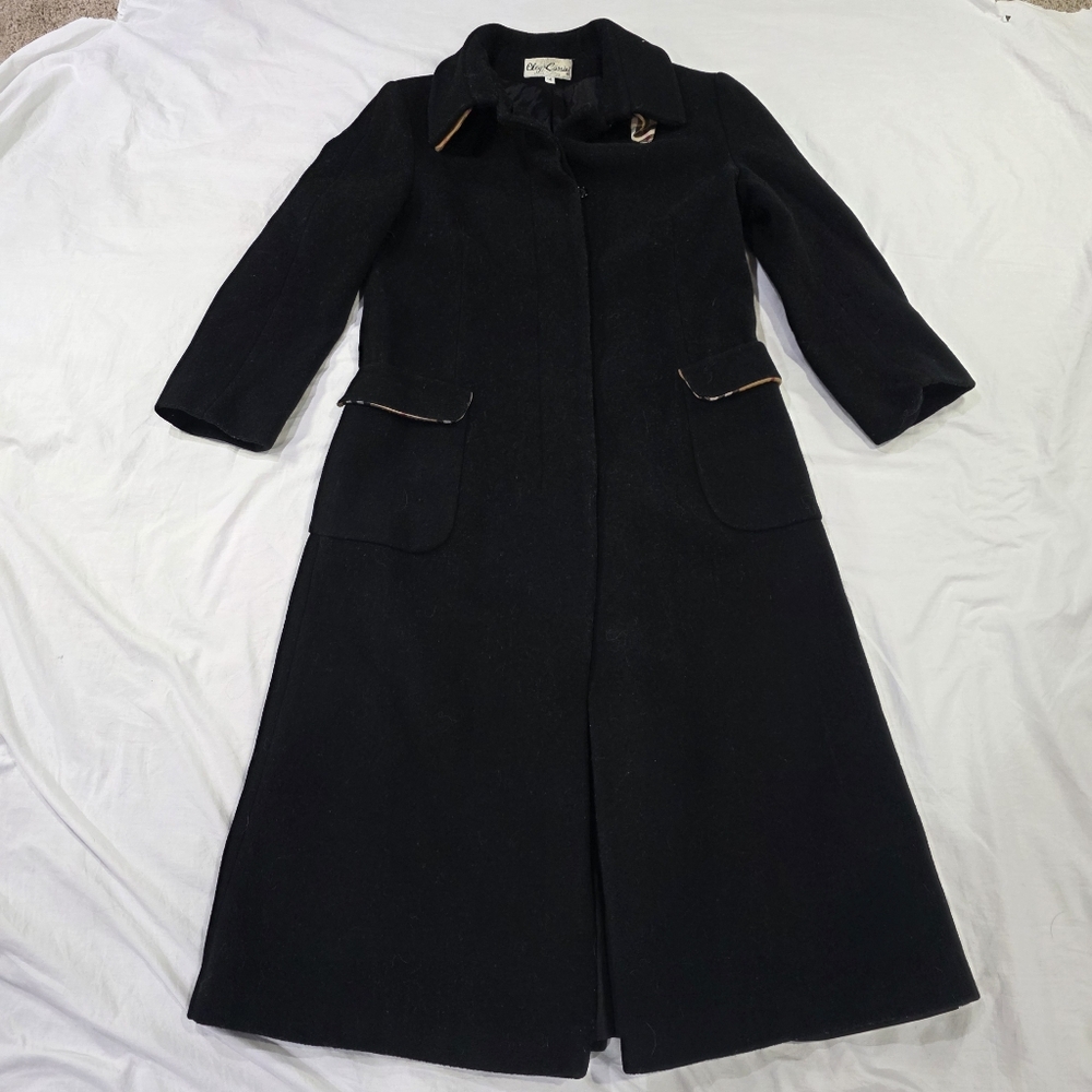 Vintage Oleg Cassini 100% Wool Long Black Overcoat w/Hidden Button Closure. 14